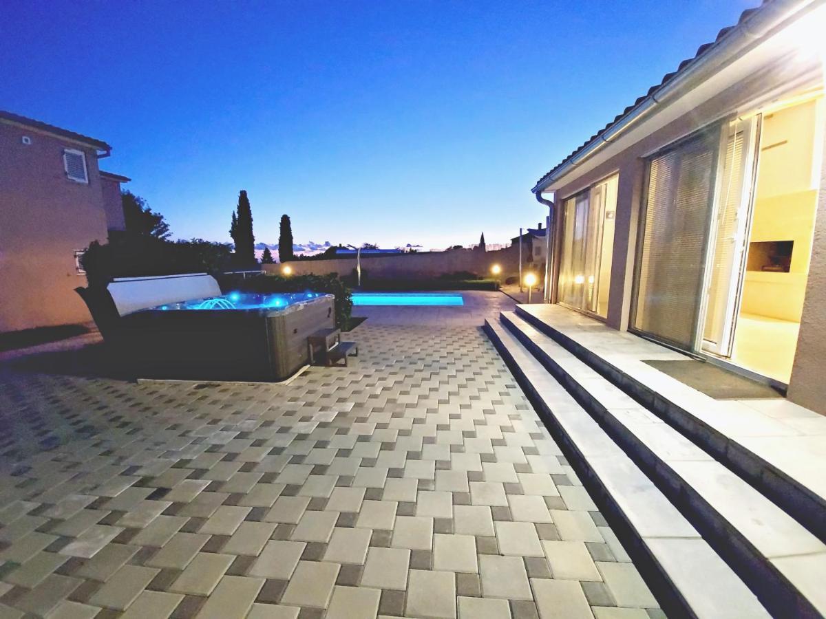 Villa Mattea Galizana Екстер'єр фото