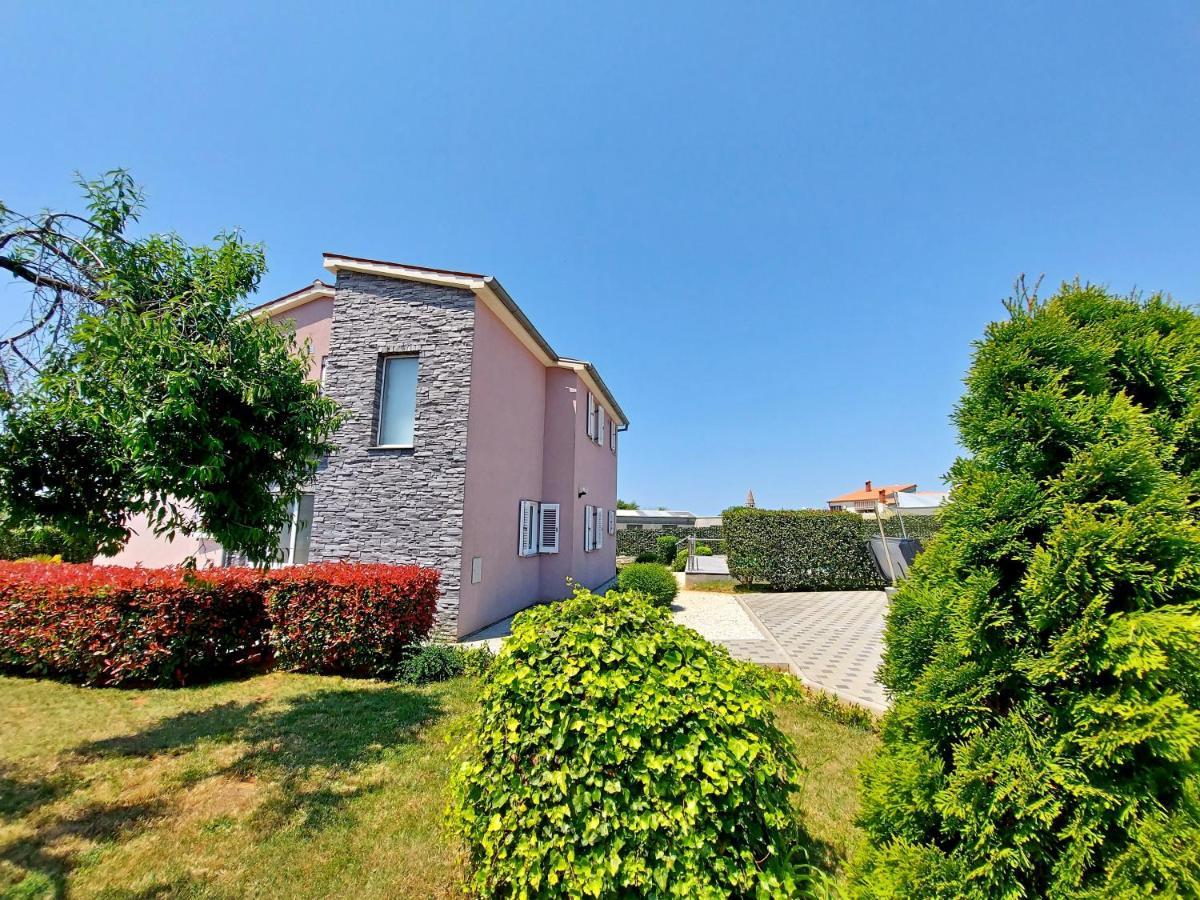 Villa Mattea Galizana Екстер'єр фото
