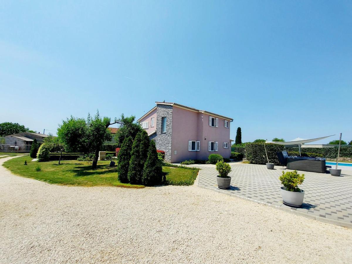 Villa Mattea Galizana Екстер'єр фото