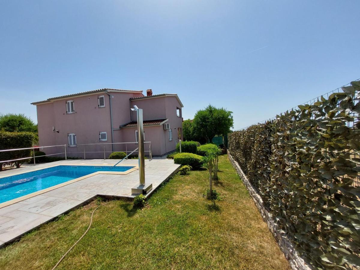 Villa Mattea Galizana Екстер'єр фото